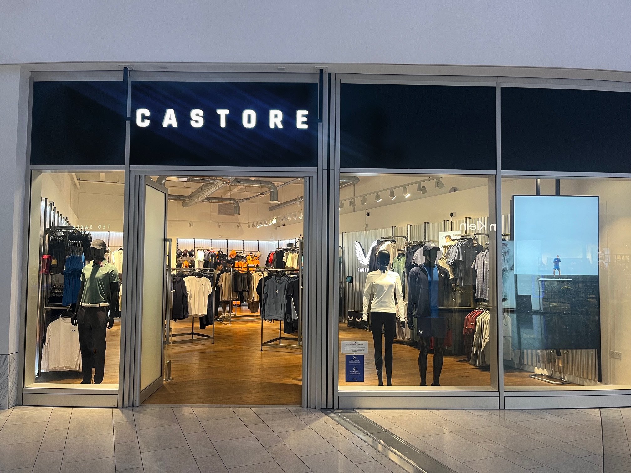 Outlet store london england online